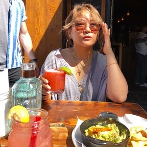 Meet your Posher, Nariza